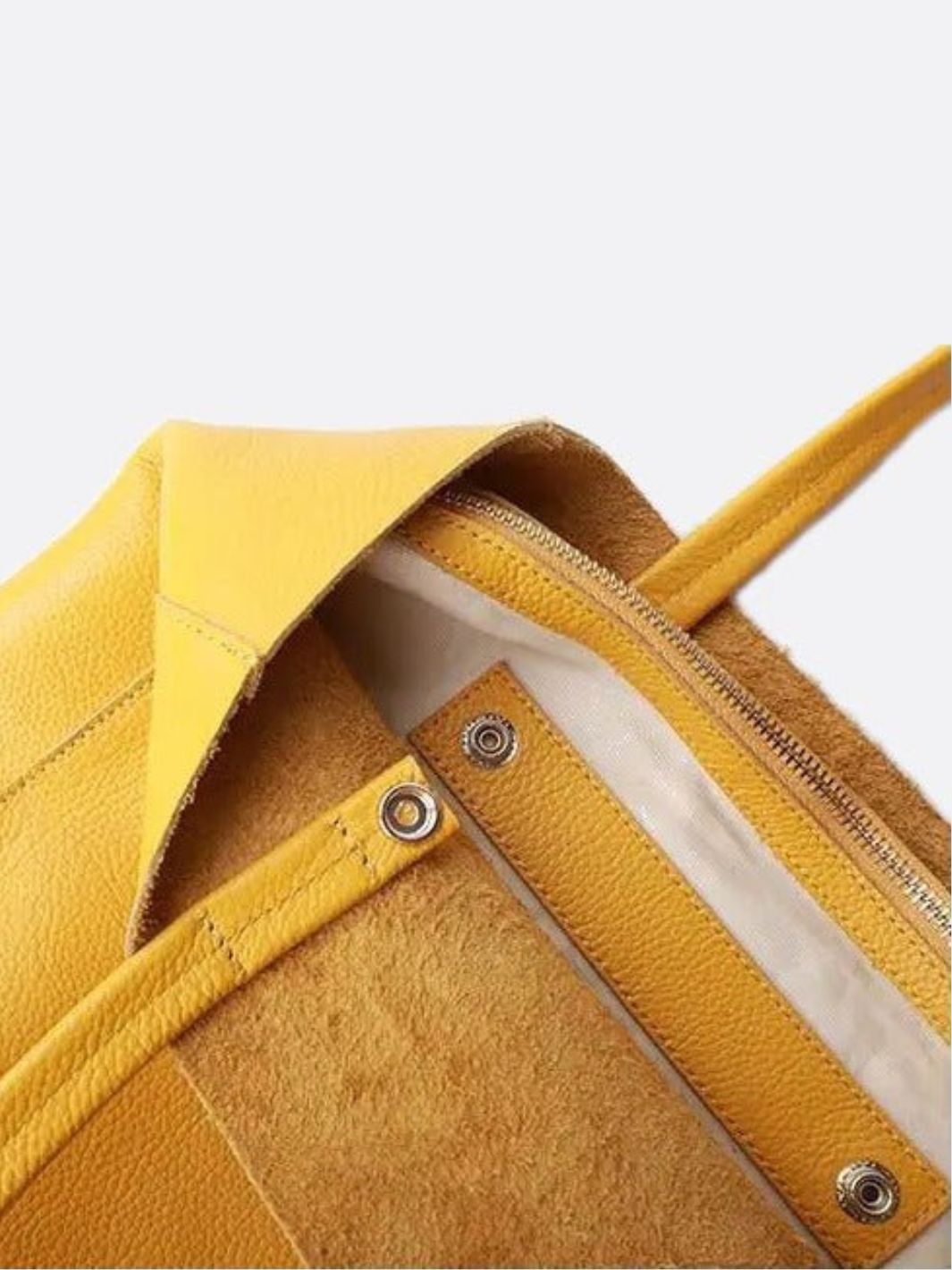 Vertical leather tote bag<br> Silvano